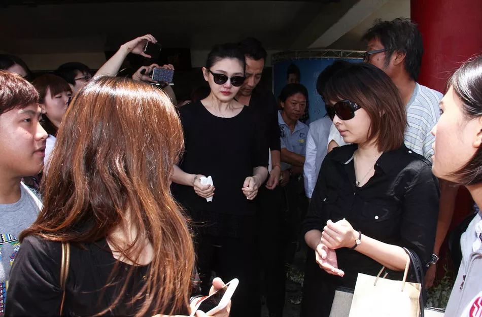 1 2015年6月1日凌晨,台湾男星安钧璨(本名黄益承)因肝癌引起并发症,于